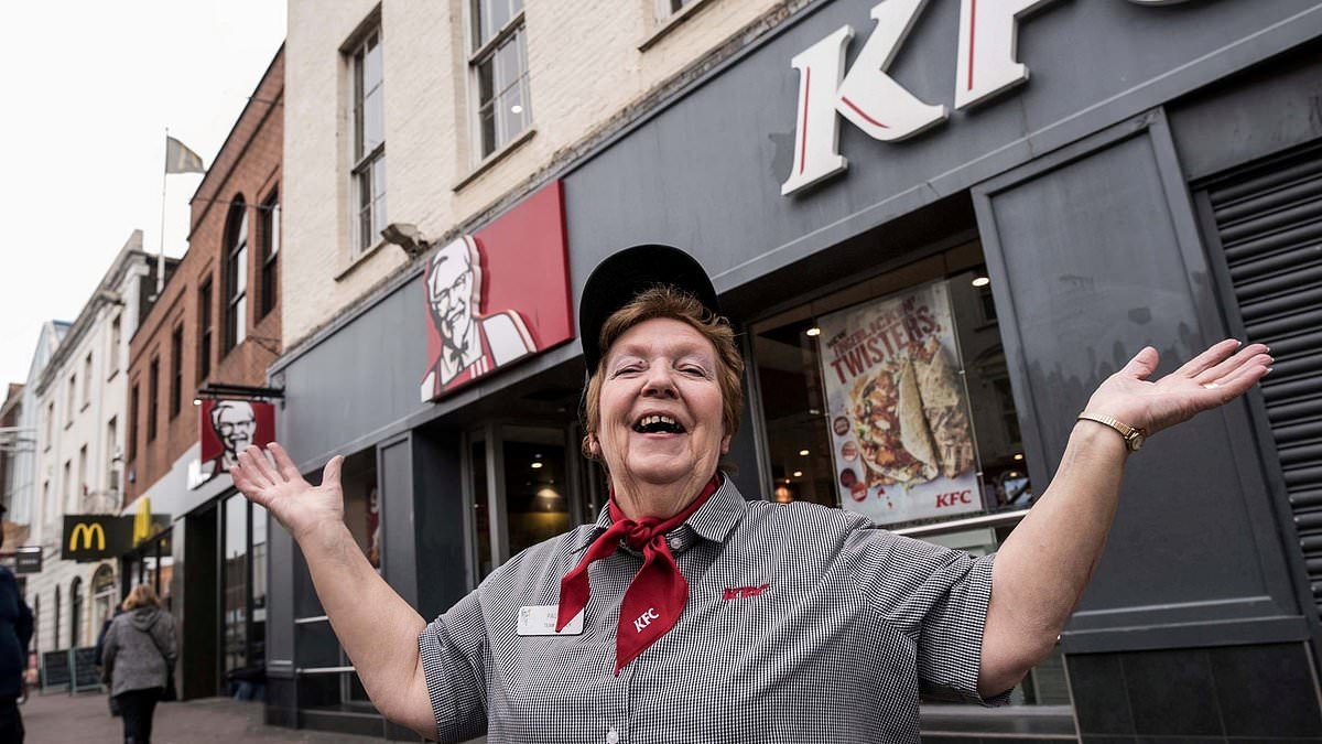 World's oldest KFC worker who first started frying chicken in 1978 dies after more than four decades serving MILLIONS of drumsticks