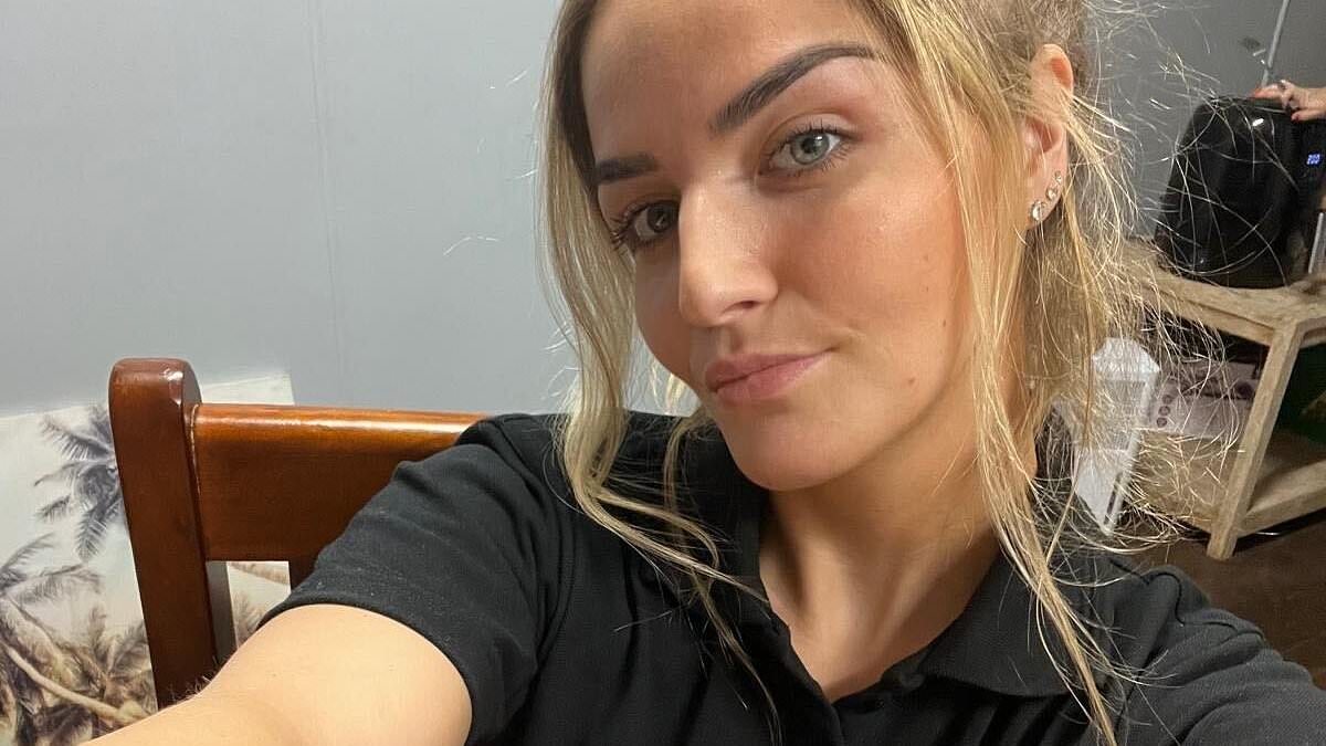 British backpacker is stunned by how much she can earn stacking shelves in an Outback supermarket versus her old 60-hour-week in the UK
