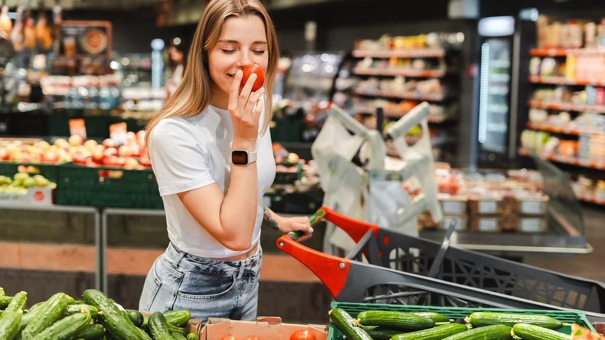Iconic supermarket set to close stores in two states: Full list of locations