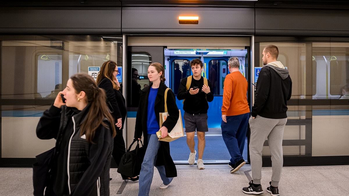 Australia slashes public service jobs to cover train drivers' pay