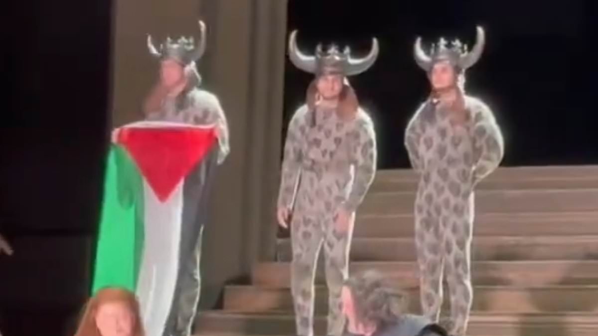 'Queer dance artist' who unfurled Palestine flag during Royal Opera House performance is 'banished from working there again'