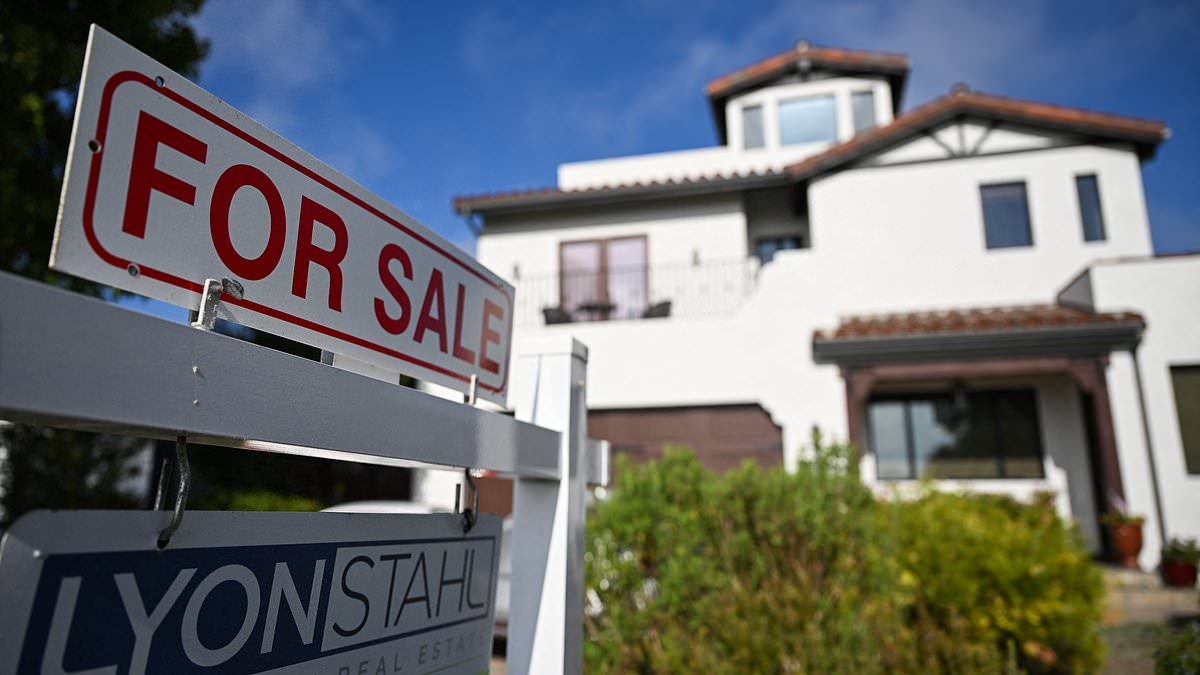 Once‑desirable homes face 'worthless' future as insurance crisis deepens in blue state