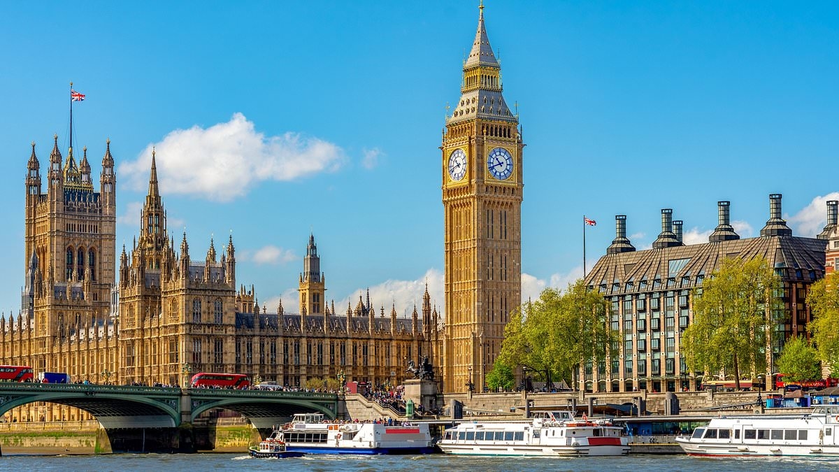 Pension credit 'cliff edge' that penalises people just over income cut-off should be looked at, say MPs