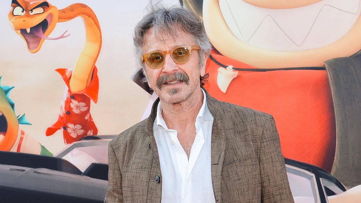 Iconic comedian reveals jaw-dropping cost of playing Taylor Swift song at his show
