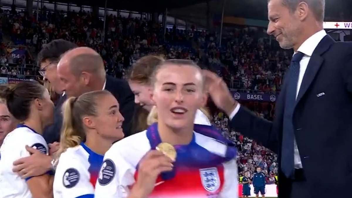 Lioness fans spot hilarious thing 'legend' Chloe Kelly shouts after collecting medal from Prince William