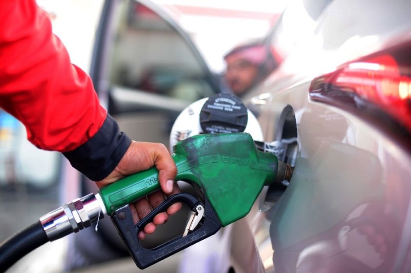 Govt cuts petrol, diesel prices by Rs2 per litre