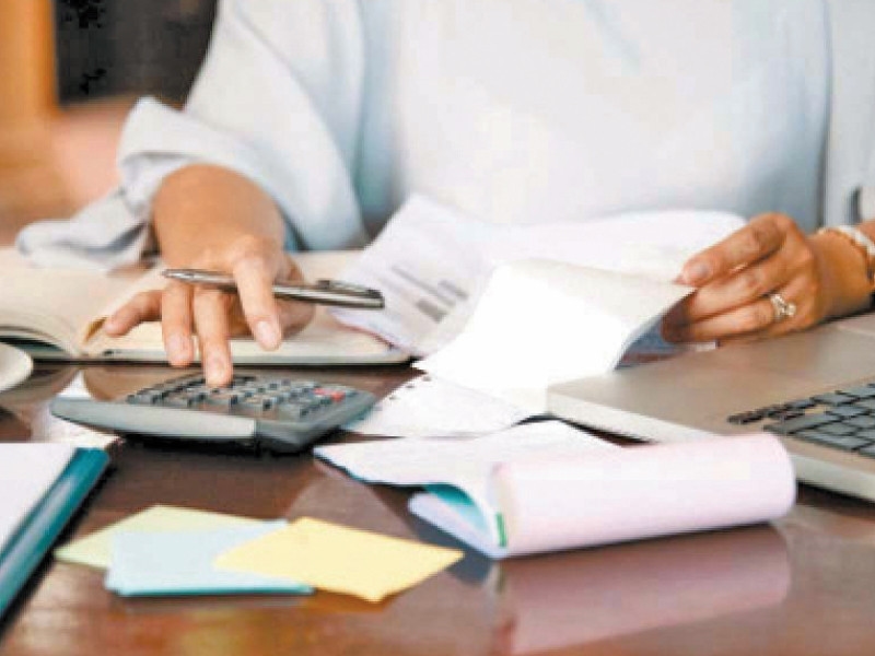 Reform bills tabled amid quorum clashes