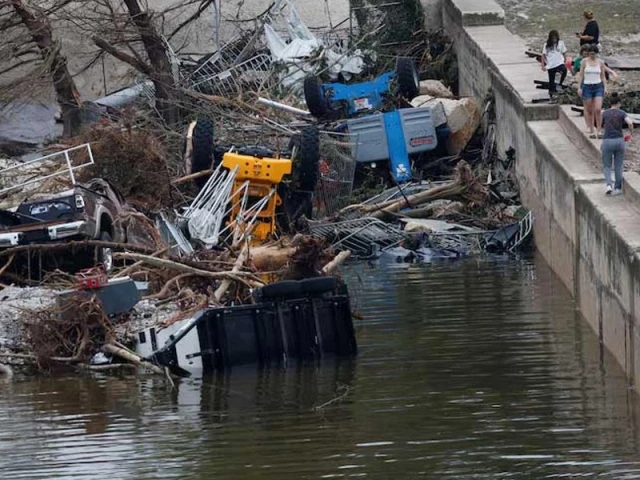 Texas flood toll passes 90