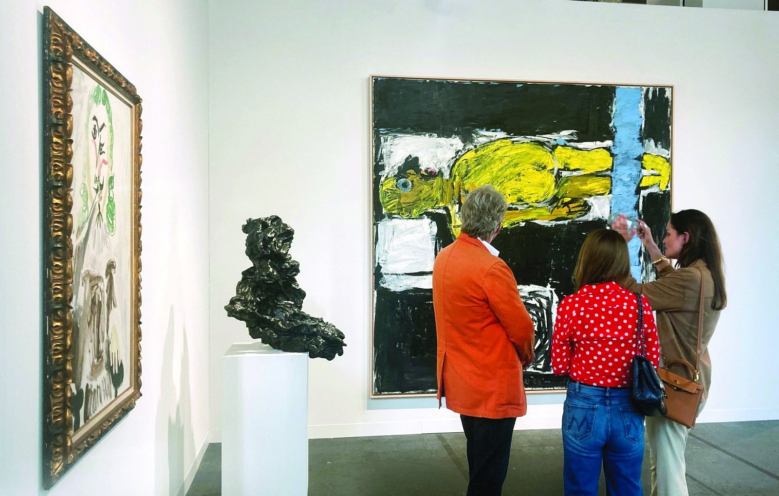 Art Basel opens to subdued market