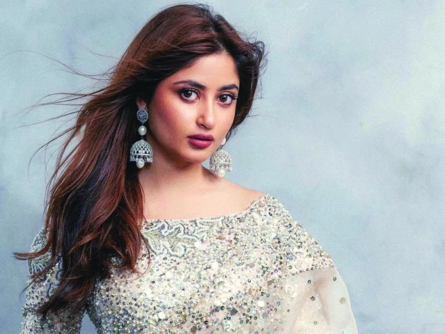 Pakkay Dost' earns Sajal's seal of approval