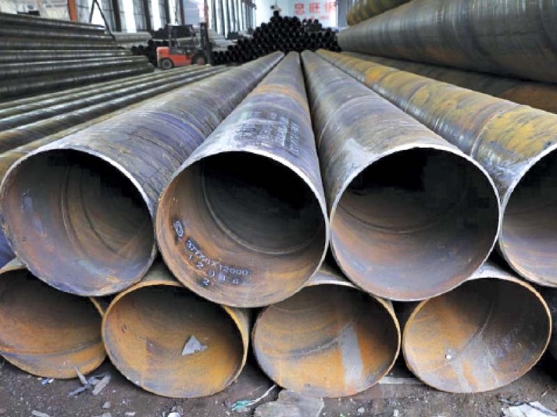 Gas utility says not at fault for dug up roads