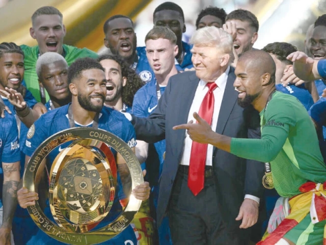 Chelsea stun PSG to win CWC final