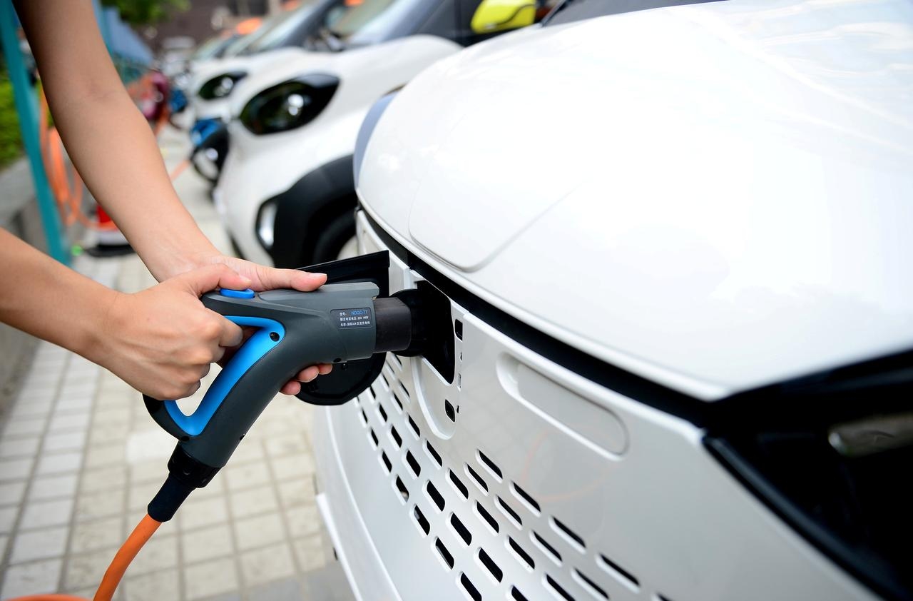 EVs 30% target by 2030 ambitious but daunting, say automakers