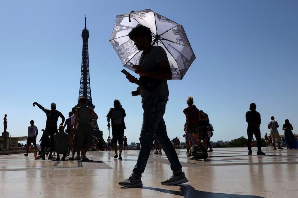 Europe swelters as surprise early summer heatwave spreads