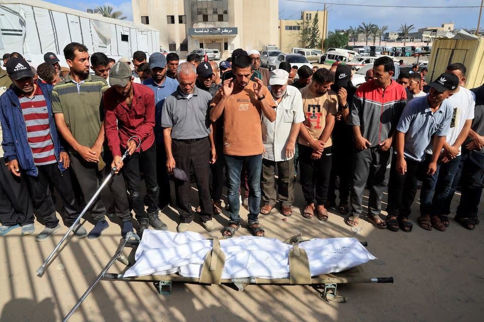 Netanyahu heads to Washington as Gaza ceasefire talks restart in Qatar
