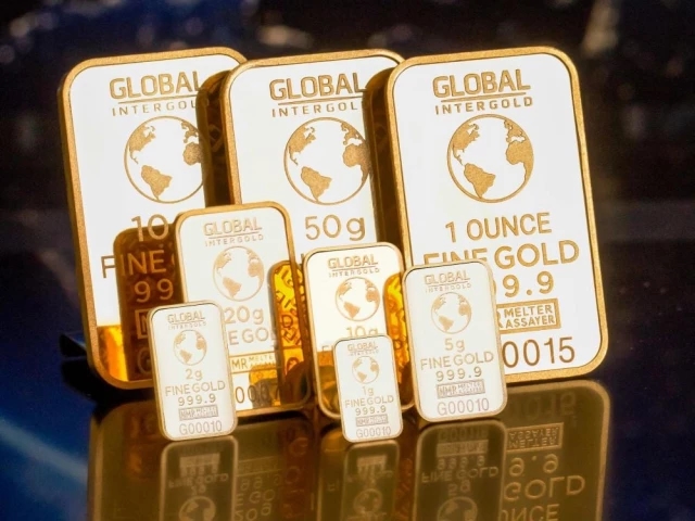 Gold prices climb in local market after global surge