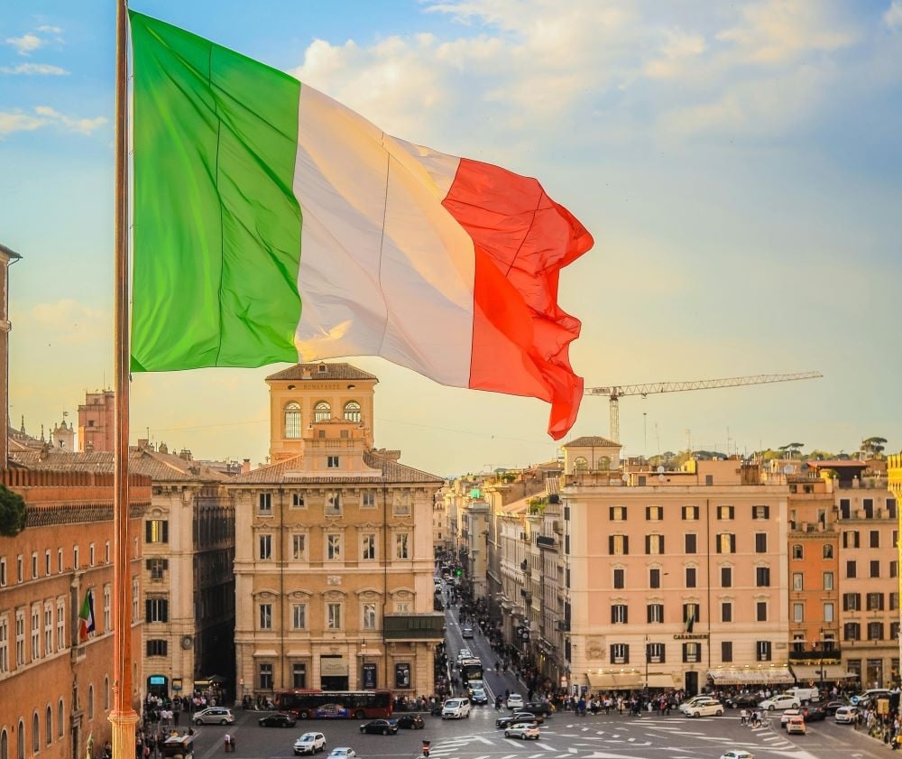 Italy to issue 500,000 non-EU work visas over three years