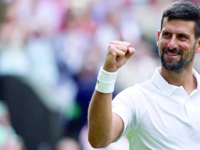 Djokovic stays on track for Wimbledon glory