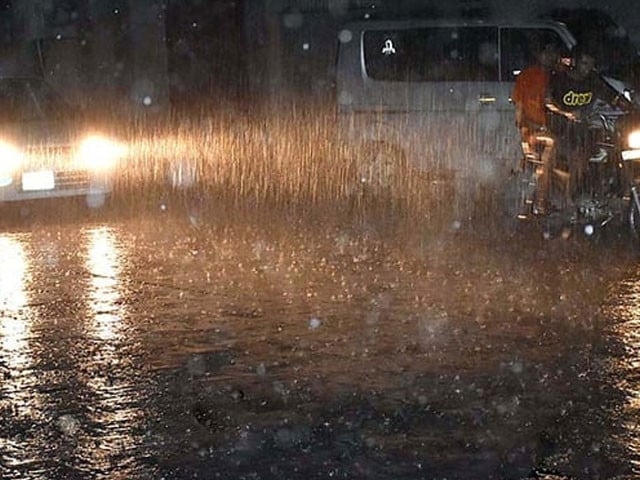 Karachi's weather update: Weather turns pleasant as rainfall continues