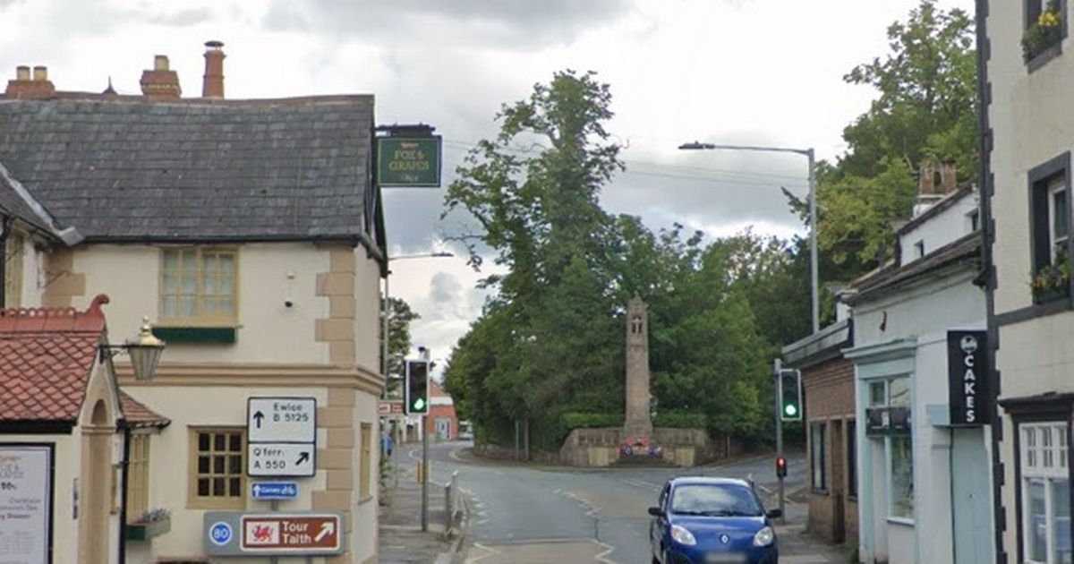 Land Rover Discovery in hit and run incident in North Wales village