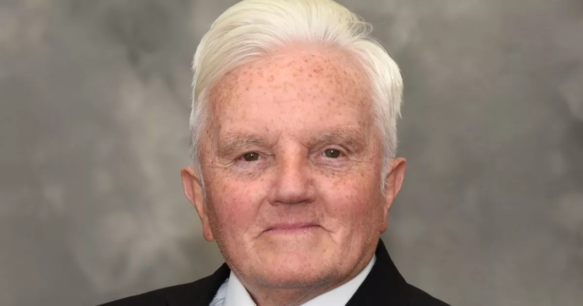 Falkirk councillor suspended for three months over 'bullying' email