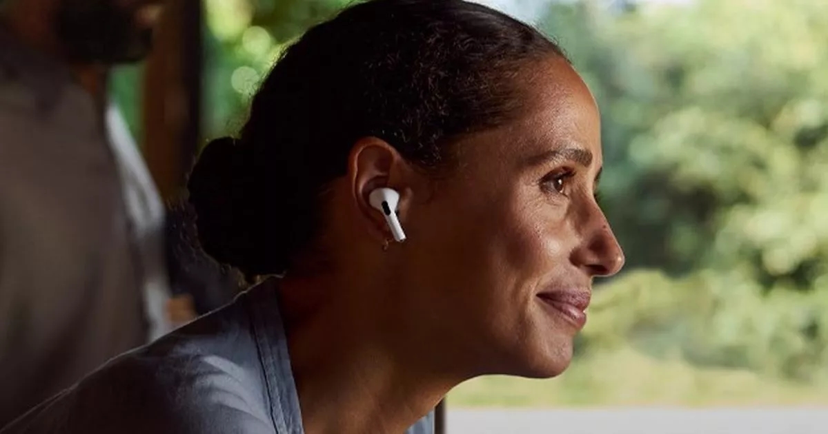 Apple AirPods' 'standout' hearing aid feature leaves users 'shocked' amid £40 price cut