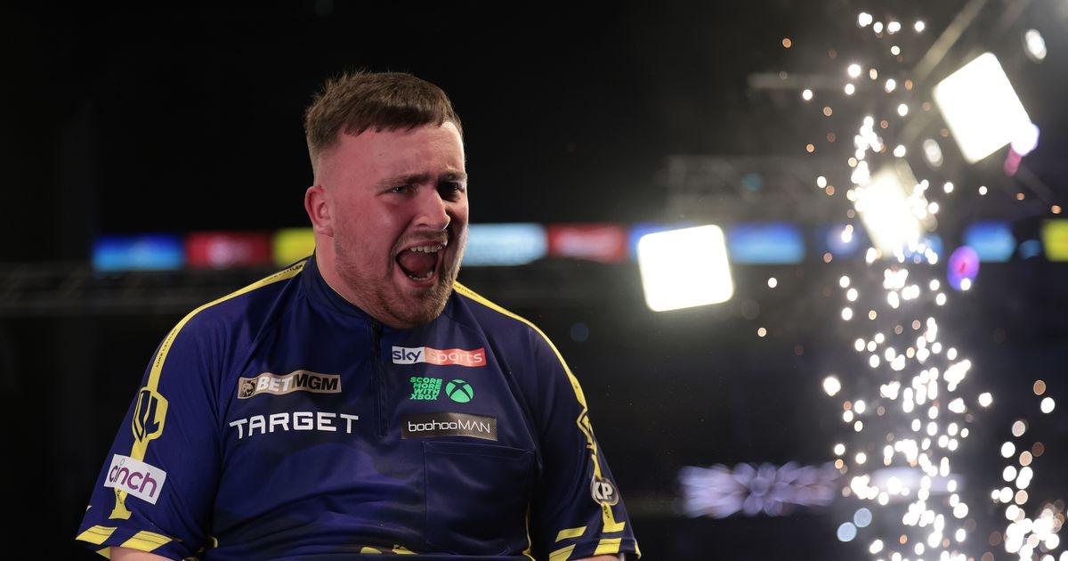 Showbiz Luke Littler sends New York darts fans wild with thrilling 120 checkout missing a treble
