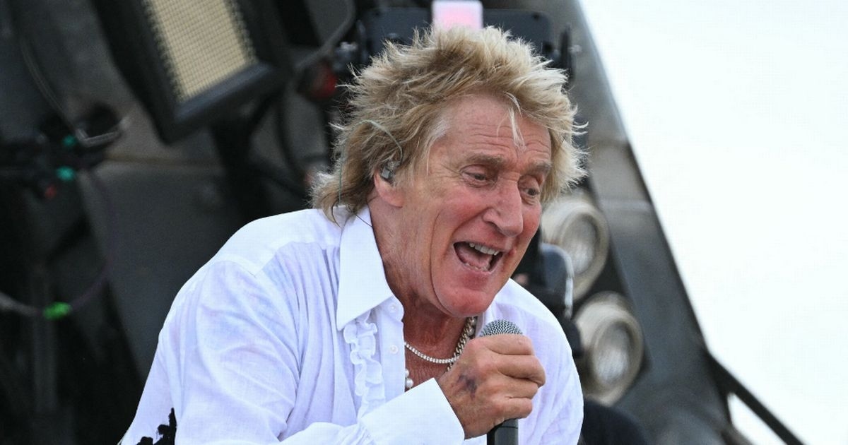 Rod Stewart's Glastonbury performance from overheating to missing act