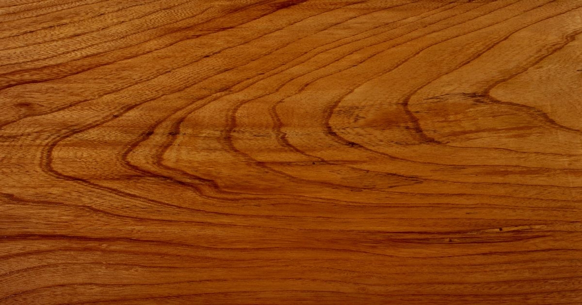 Picture of plank of wood trips everyone up due to mind-melting optical illusion