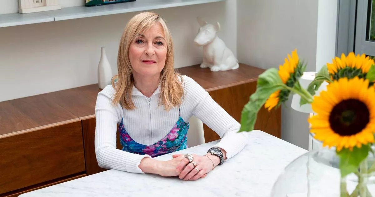 Fiona Phillips describes Alzheimer's battle as chasing a £5 note in the wind