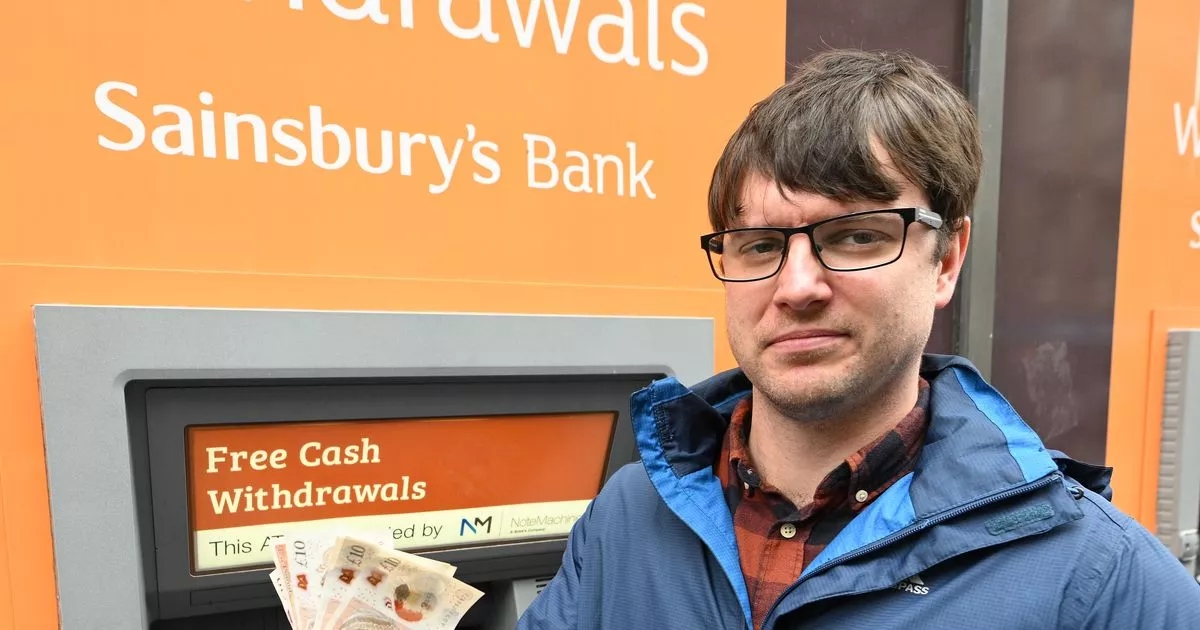 Scottish bank notes quietly phased out as Glasgow ATMs dispense English tenners