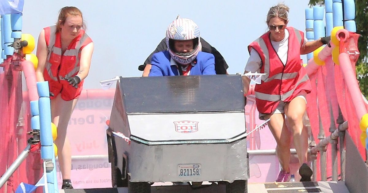 Donald Trump and Elon Musk reunite to win 2025 Castle Douglas Soap Box Derby