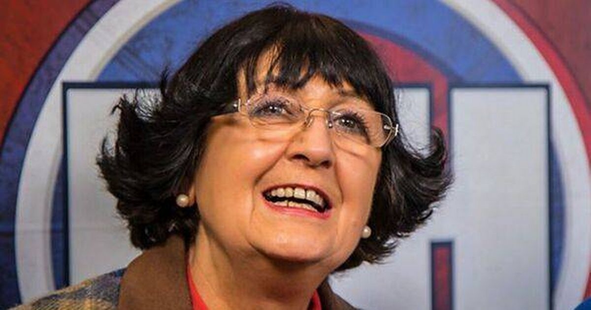 Bargain Hunt's Anita Manning's life now as she sports natural look