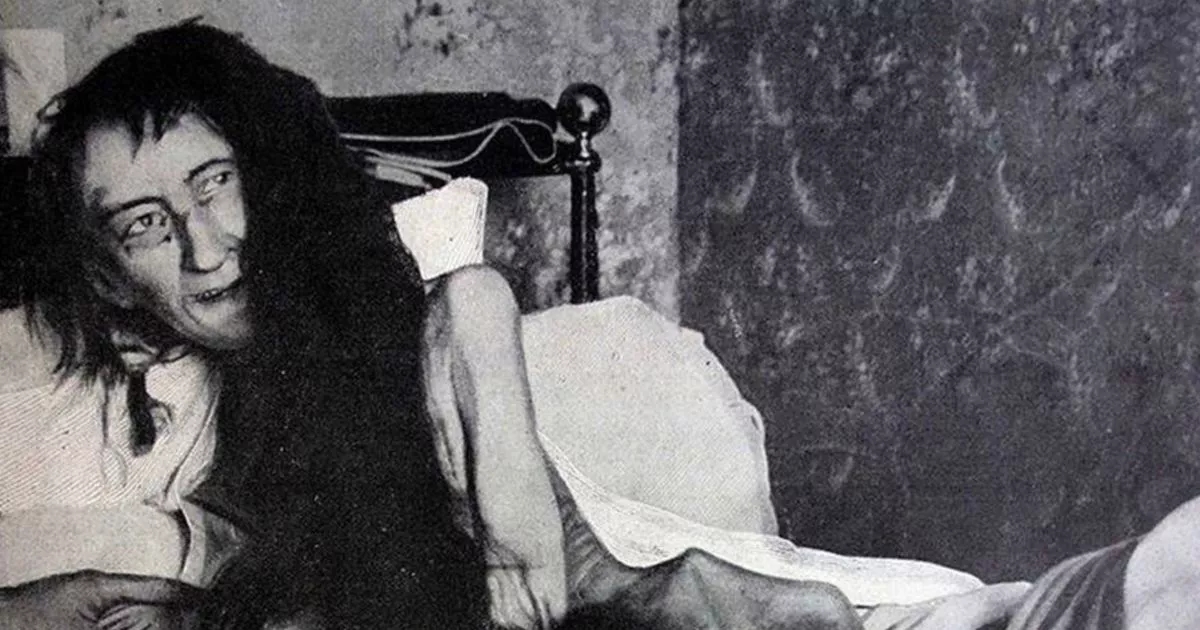 Chilling photo of woman in bed hid a horrifying secret