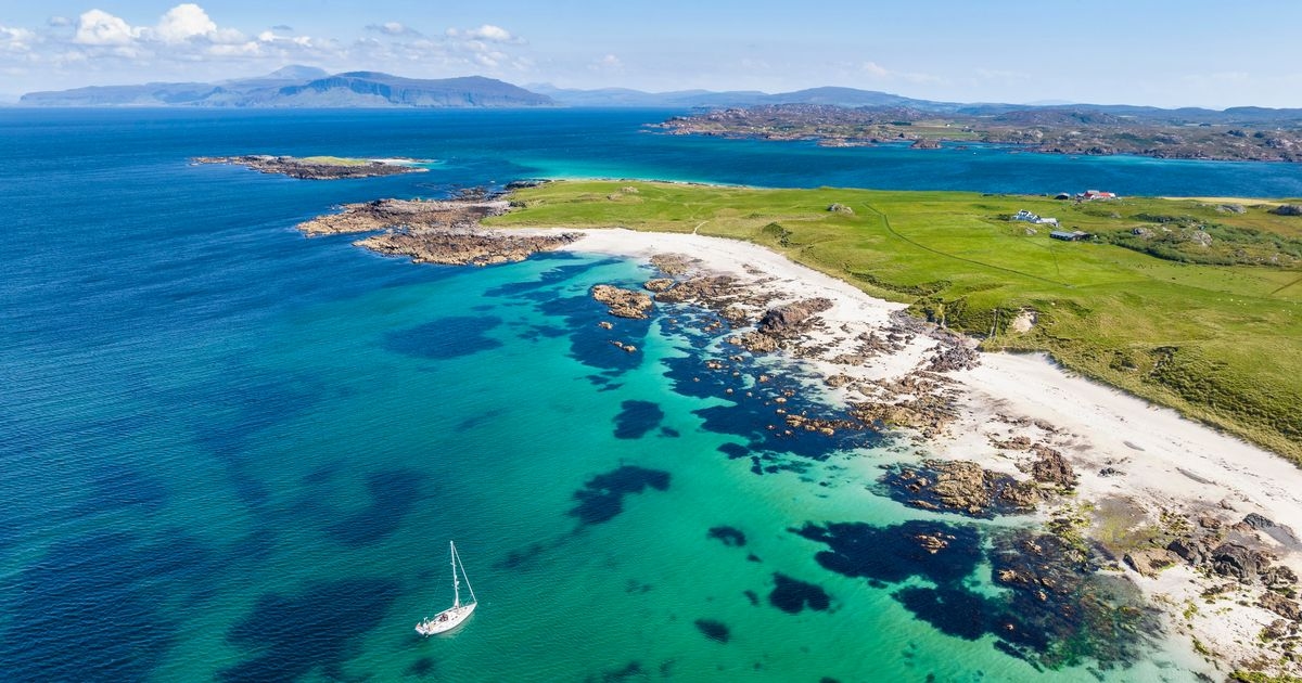 Tiny Scottish island 'looks like Caribbean' full of 'treasures' to explore