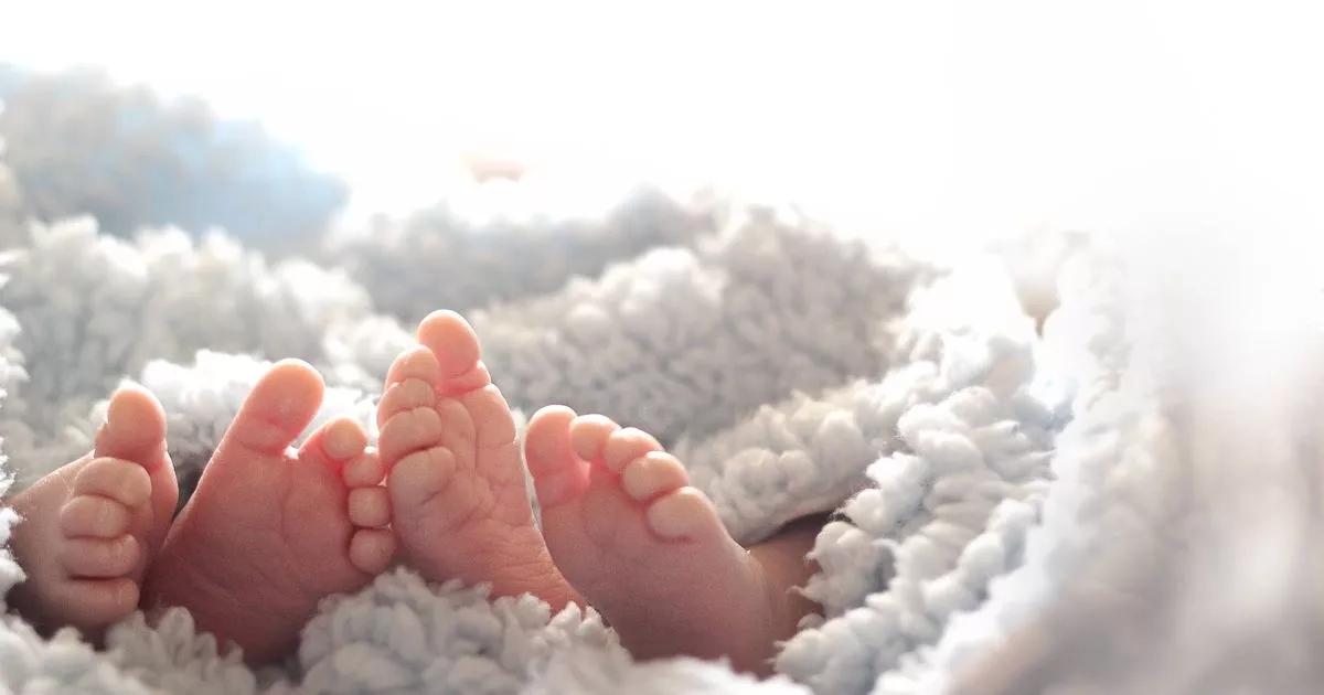 Mum gives birth to twins and is shocked by how different they look months later