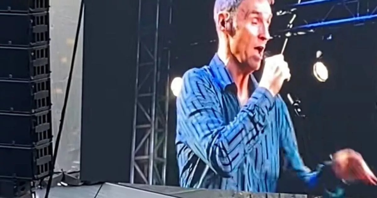 Fans divided after Edinburgh Castle gig as Marti Pellow takes to stage