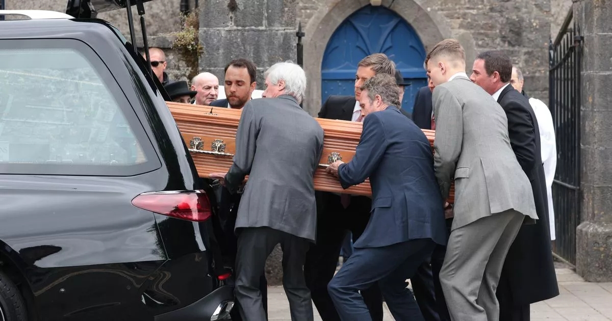 Lord Henry Mount Charles' daughter makes unique request as dad is laid to rest