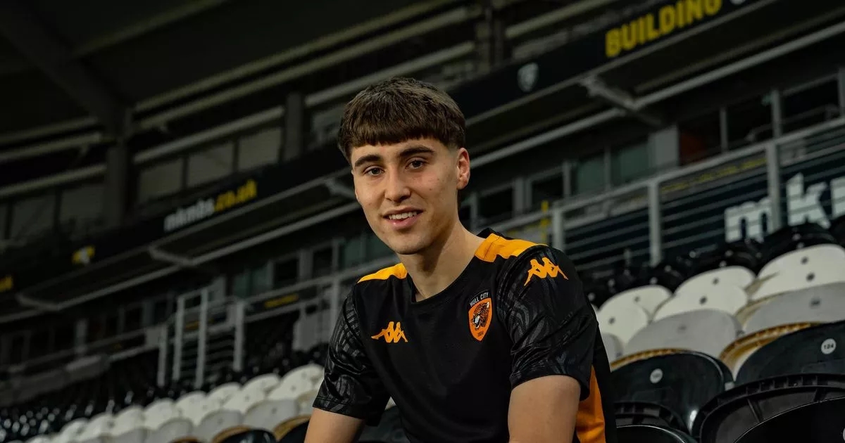Ireland underage star compared to Barca legend after Hull City friendly display