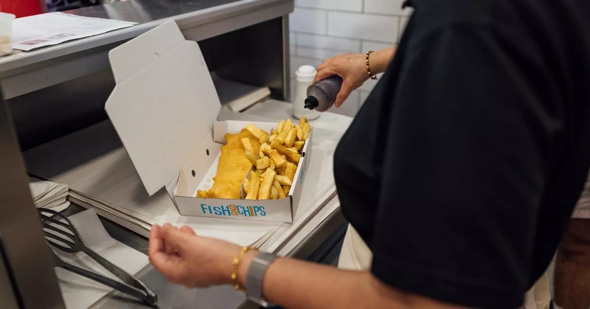 Woman buys fish and chips in Tenerife but people are floored by price