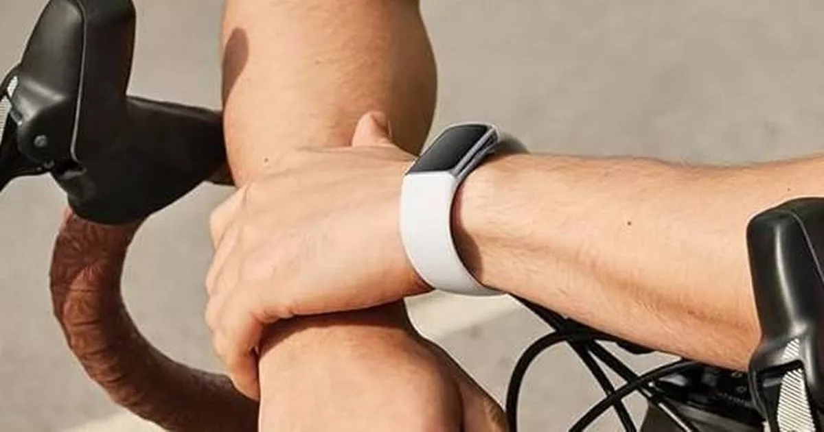 Amazon slashes price of 'brilliant' fitbit that helps 'improve fitness' to under £60