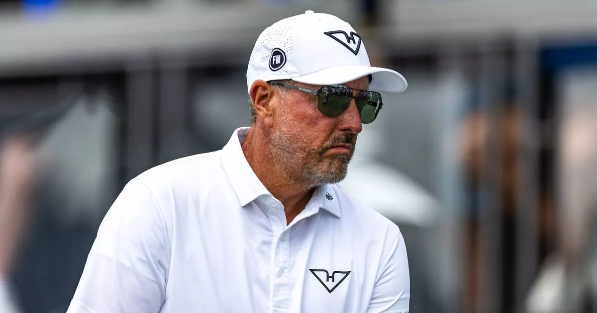 Phil Mickelson's '£750m offer' to PGA Tour, 'greedy' accusation, Tiger Woods dinner snub