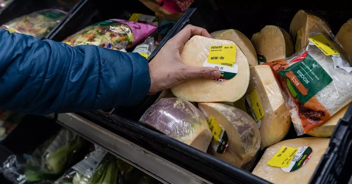 Exact times to shop in Aldi, Lidl, Asda and Tesco for huge discounts on food