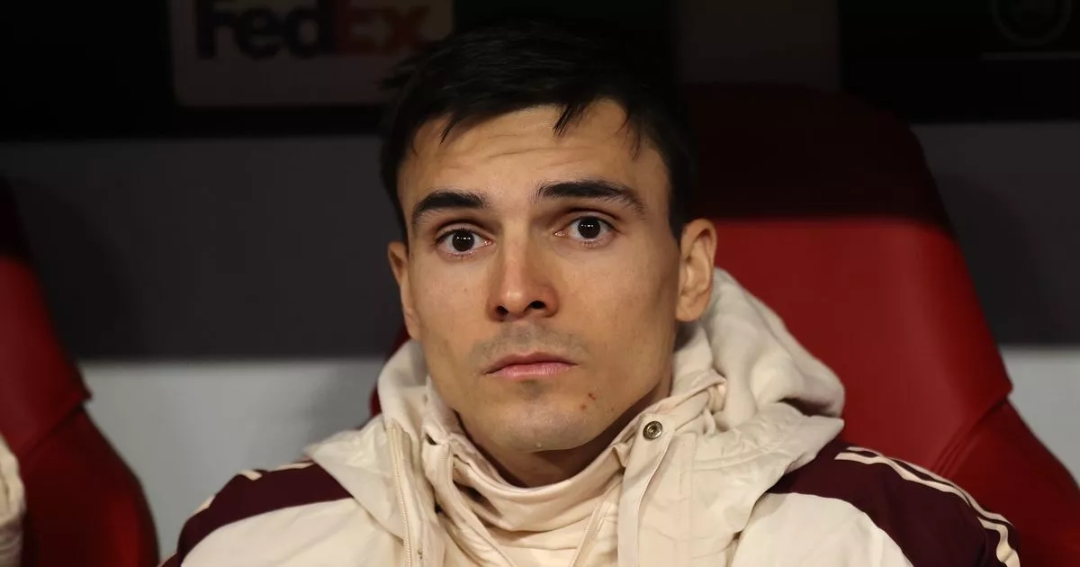 Tottenham target transfer for ex-Premier League midfielder after Arsenal talks