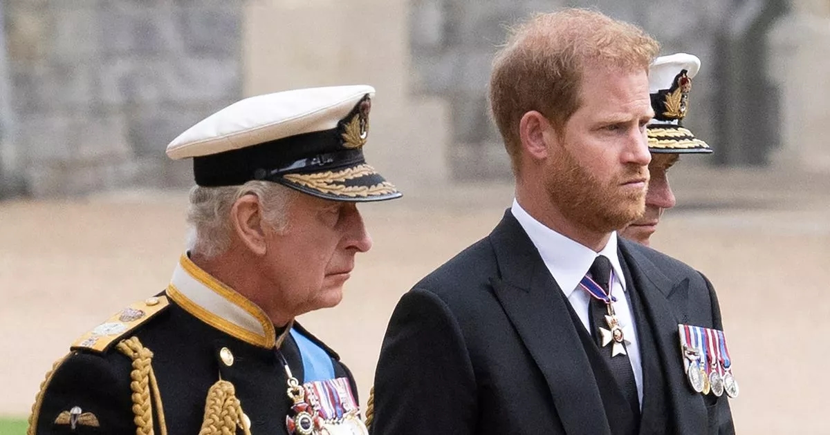 Prince Harry 'sends direct challenge to Charles with problematic olive branch'