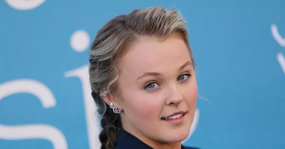 JoJo Siwa ‘dropped from record label' as Chris Hughes romance ramps up