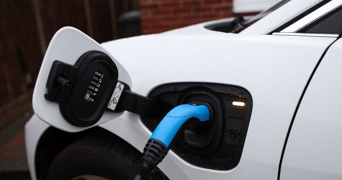 New EV chargers for anyone without a driveway as major trial hits parts of UK