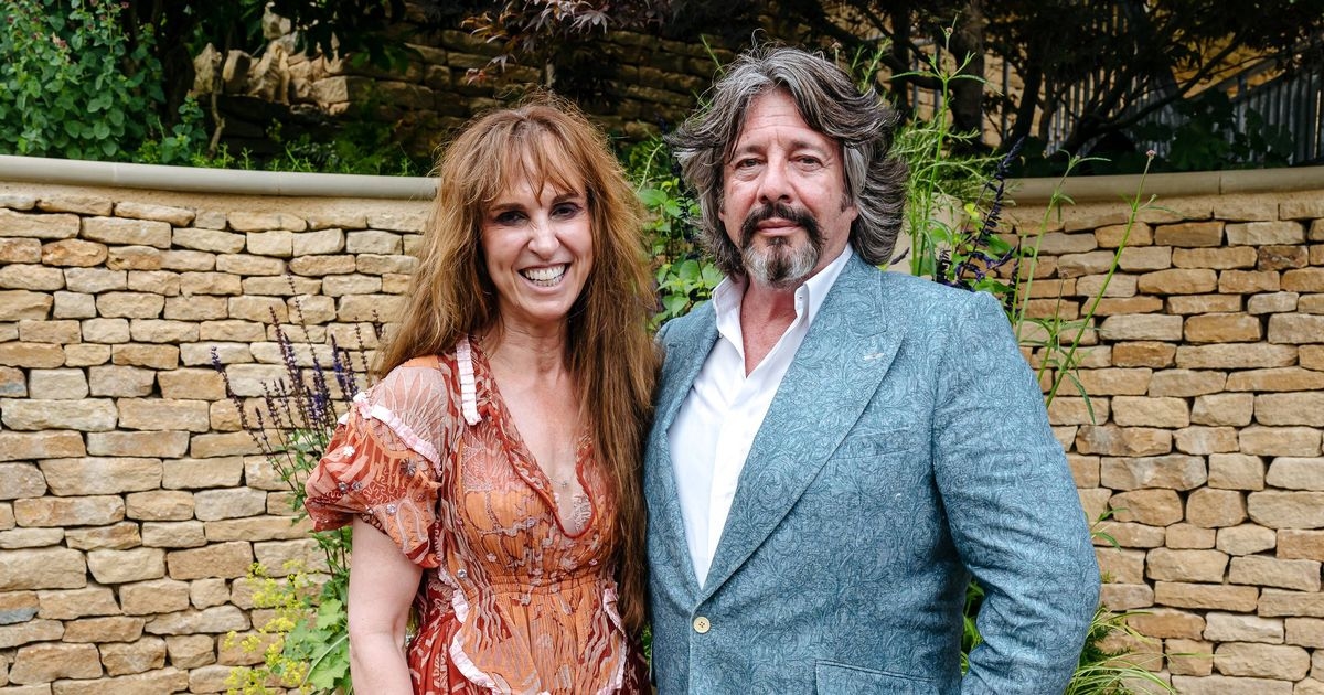 Laurence Llewelyn-Bowen gives away estate and admits it's 'going very badly'