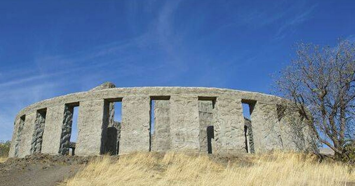 Eerie Stonehenge replica built and it is not in the UK
