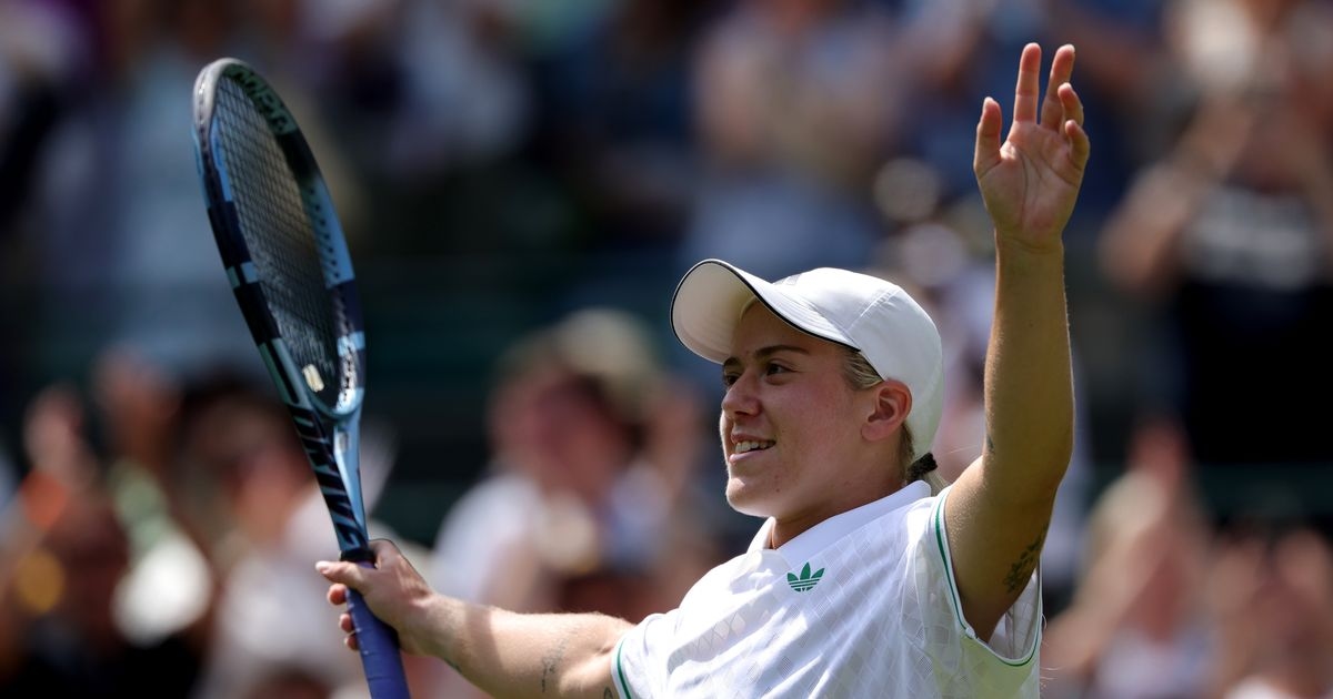 Tattooed tennis sensation issues 5-word vow to fans after romping into last 16